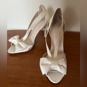 David’s Bridal Ivory Heels size 7.5 M